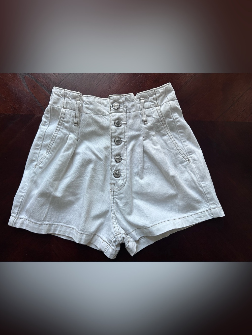 Abercrombie & Fitch White High-Rise Button-Front Jean Shorts size 24
